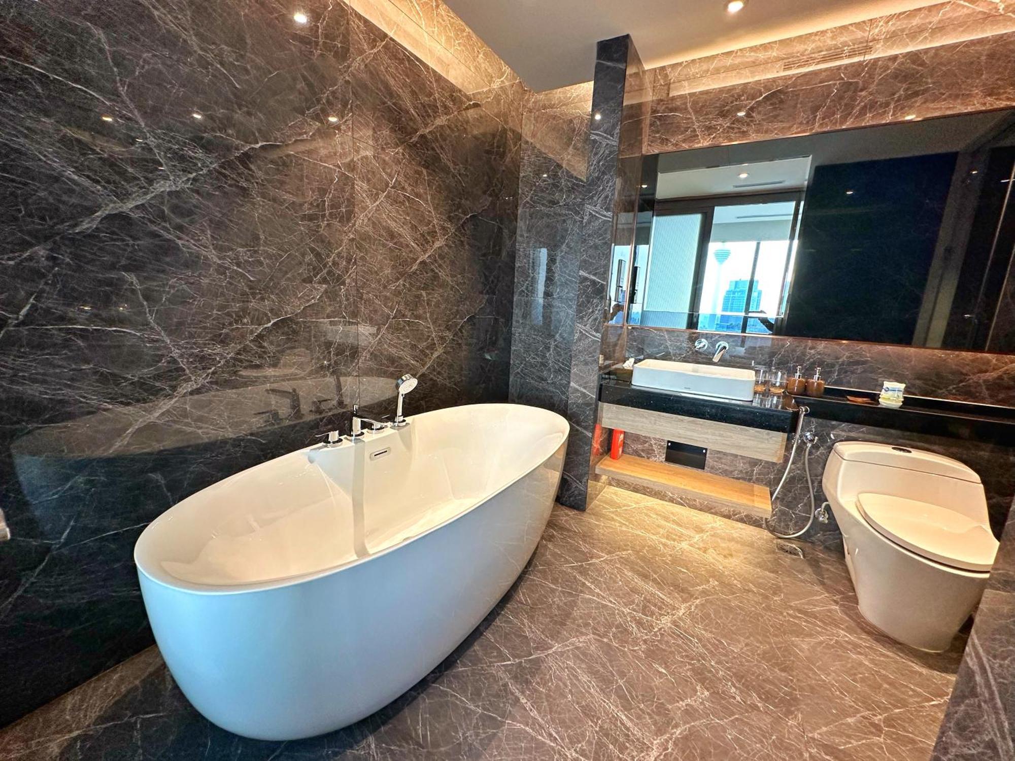 Imperial By Perkasa Suites *